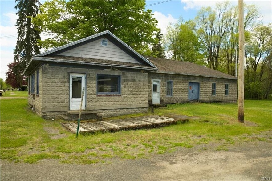 More Photos Of 10295 Storage Ave, North Rose Warehouse For Sale