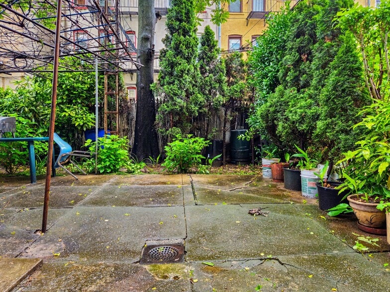 More Photos Of 1722 Putnam Ave, Ridgewood Multifamily For Sale