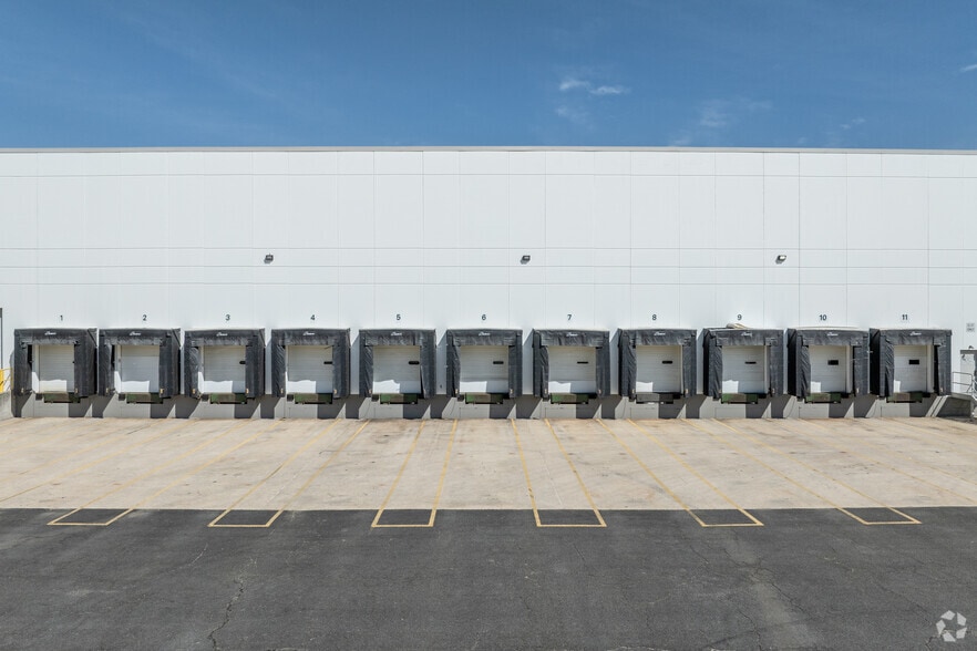 More Photos Of 261 River Rd, Clifton Distribution For Lease