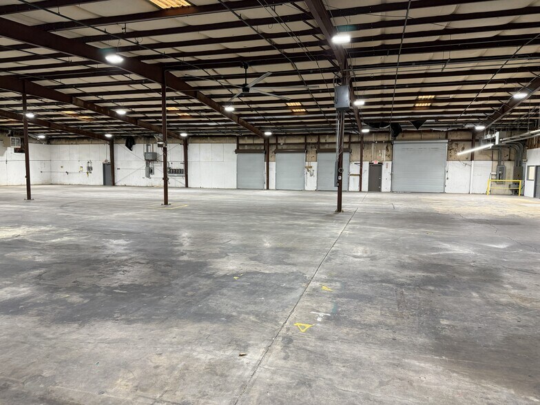 More Photos Of 9335 Industrial Trace, Alpharetta Warehouse For Lease
