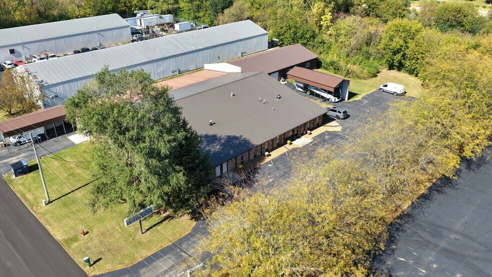 More Photos Of 14440 W Edison Dr, New Lenox Manufacturing For Sale