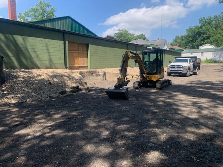 More Photos Of 453 E Euclid St, Salem Industrial For Sale