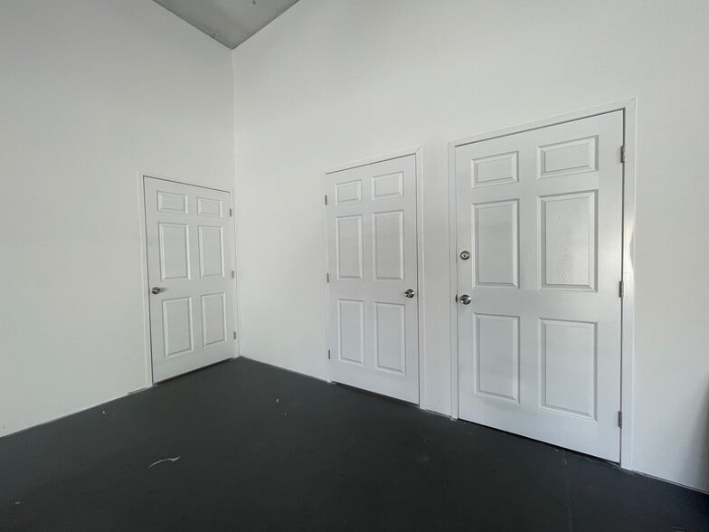 More Photos Of 1640-1644 S La Cienega Blvd, Los Angeles Storefront For Lease