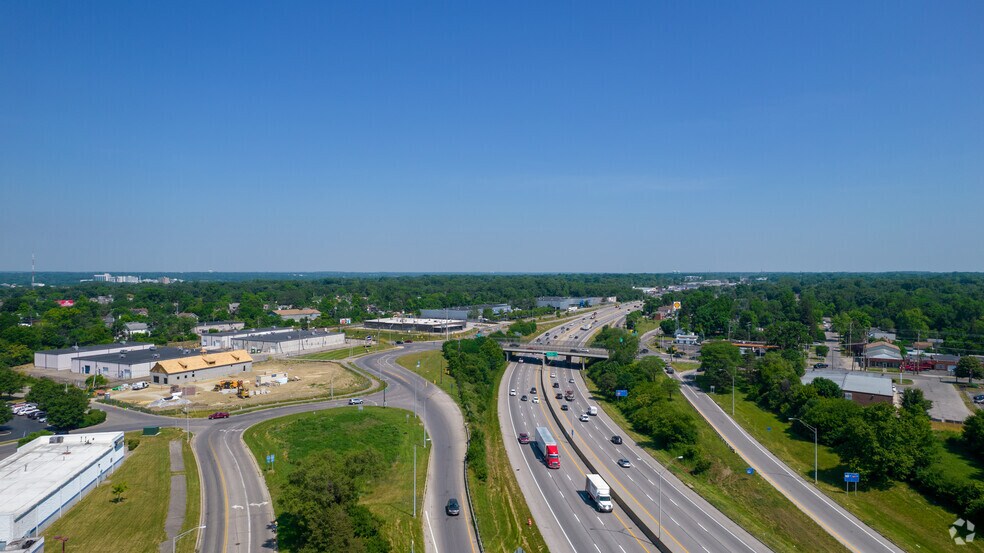 More Photos Of 2375 Silver Dr, Columbus Restaurant For Lease