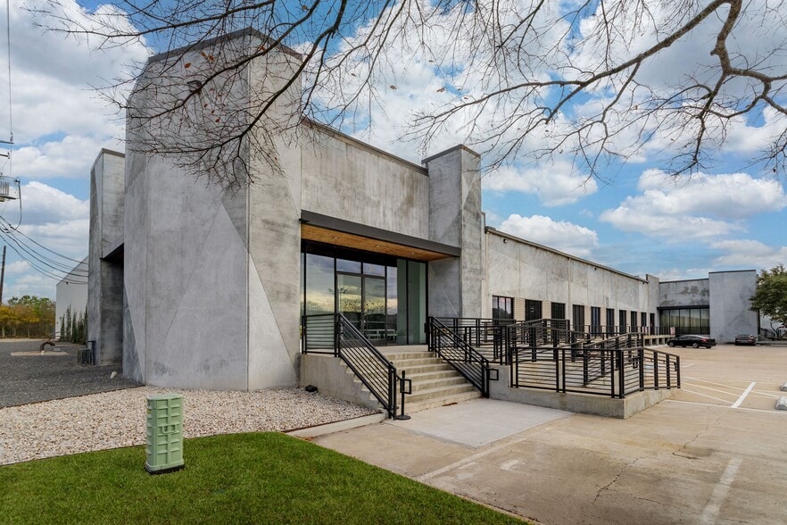 Primary Photo Of 600-650 W 6th St, Houston Warehouse For Lease