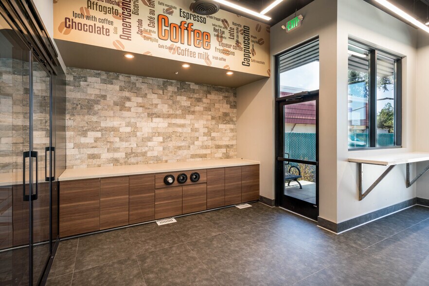 More Photos Of 10490 S De Anza Blvd, Cupertino Convenience Store For Sale