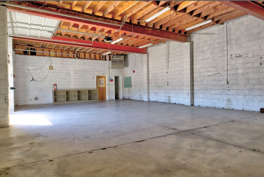 More Photos Of 419 E Main St, Mount Sterling Warehouse For Lease