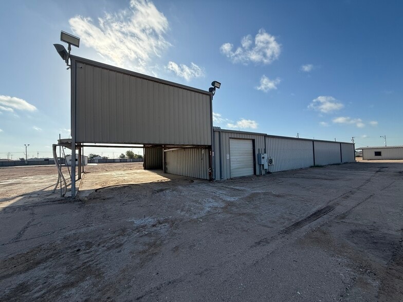 More Photos Of 3430 W Gist Ave, Midland Industrial For Lease