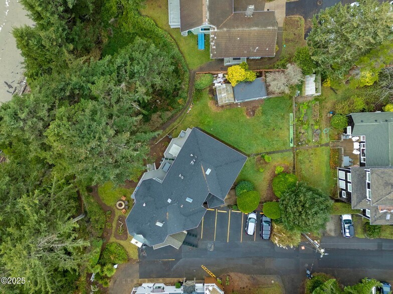 More Photos Of 4925 NW Woody Way, Newport Specialty For Sale