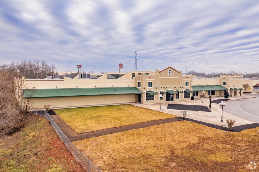 More Photos Of 495 Prime Outlets Blvd, Hagerstown Unknown For Lease