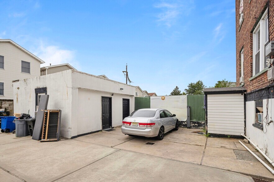 More Photos Of 327 Danforth Ave, Jersey City Multifamily For Sale