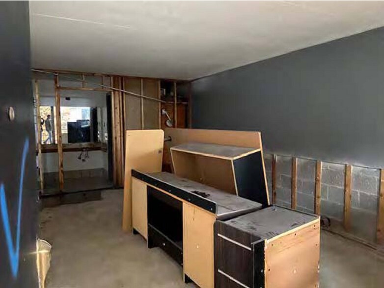 More Photos Of 1421 Murrays Chapel Rd, Sweetwater Hotel For Sale