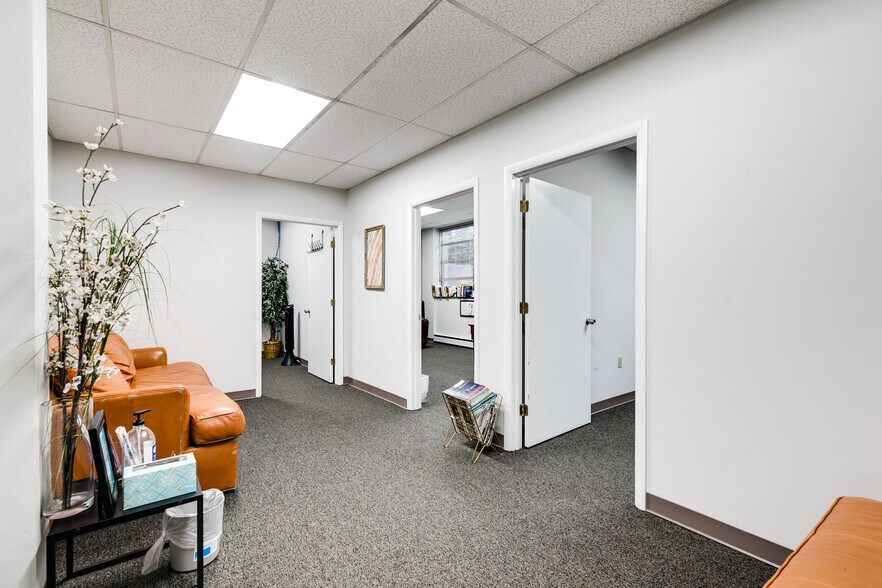 More Photos Of 2025 E Main St, Richmond Office For Lease