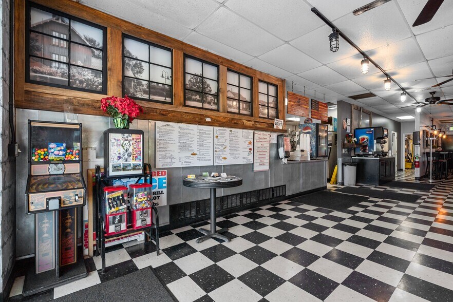 More Photos Of 120 Bank St, Sanford Restaurant For Sale