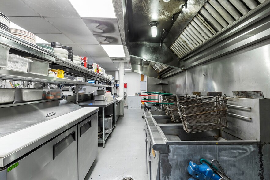 More Photos Of 2614 W Cary St, Richmond Freestanding For Sale