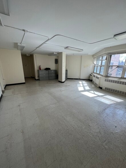 More Photos Of 5940 Queens Blvd, Woodside Apartments For Lease