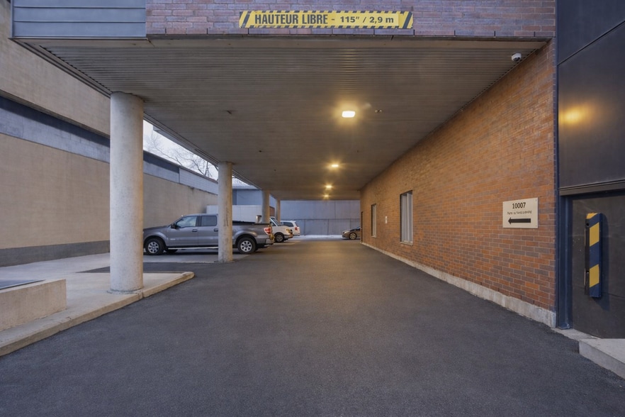 More Photos Of 10007 Boul Pie-IX, Montréal Office For Sale