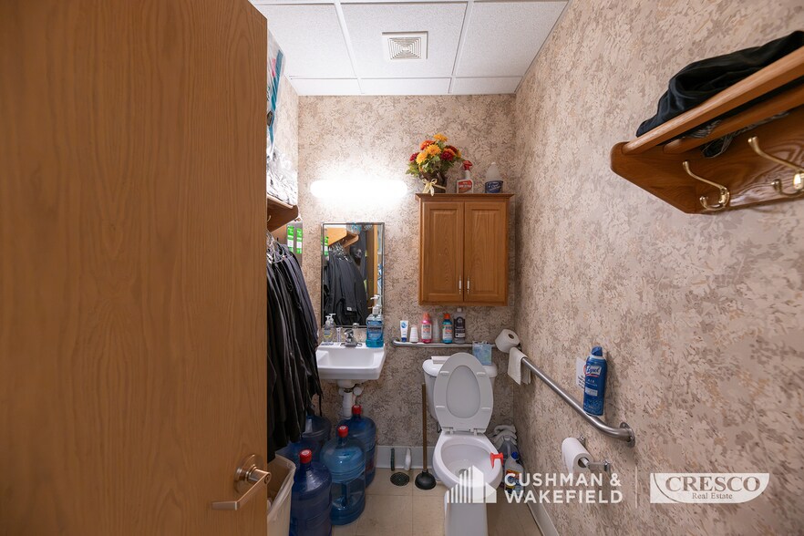 More Photos Of 2775 Bishop Rd, Wickliffe Medical For Sale