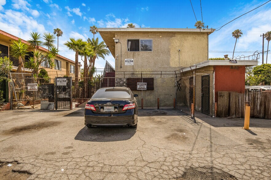 More Photos Of 7427 S Figueroa St, Los Angeles Apartments For Sale