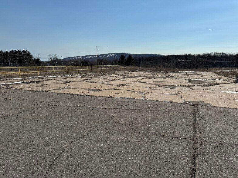 More Photos Of 809 S 62nd Ave, Wausau Distribution For Lease
