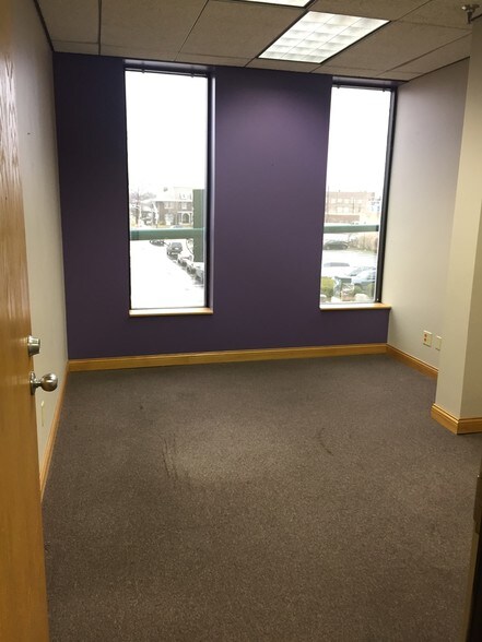 More Photos Of 600 S Main St, Elkhart Office For Lease