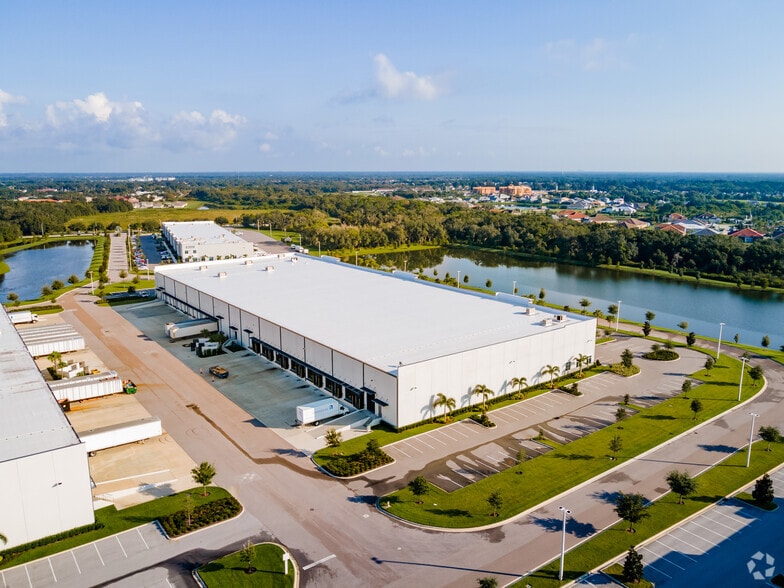 More Photos Of 3145 Lakewood Ranch Blvd, Bradenton Warehouse For Lease