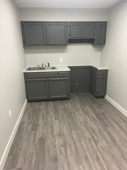 More Photos Of 11832 Newcastle Ave, Baton Rouge Office For Lease