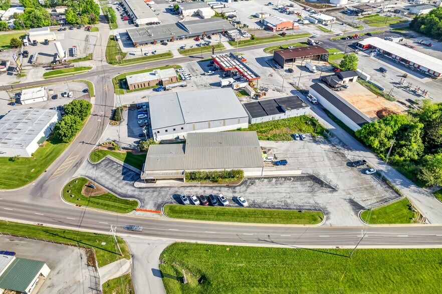 More Photos Of 5225 S Middlebrook Pike, Knoxville Showroom For Sale