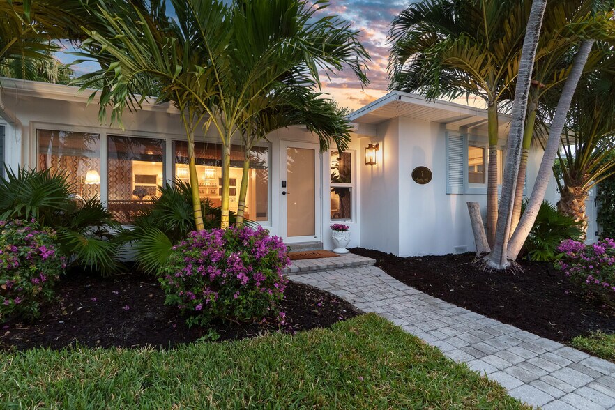 More Photos Of 7 Fayette Dr, Ocean Ridge Multifamily For Sale