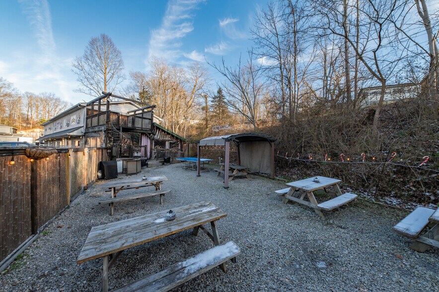 More Photos Of 309 Keller Ave, Fayetteville Storefront Retail Office For Sale