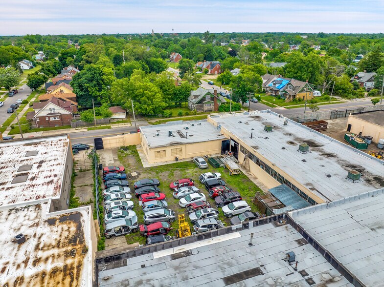 More Photos Of 7075 Lyndon St, Detroit Warehouse For Sale