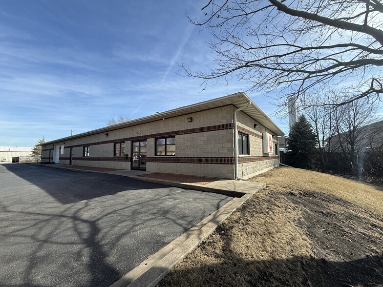 Primary Photo Of 1262 S Bridge St, Yorkville Service For Sale