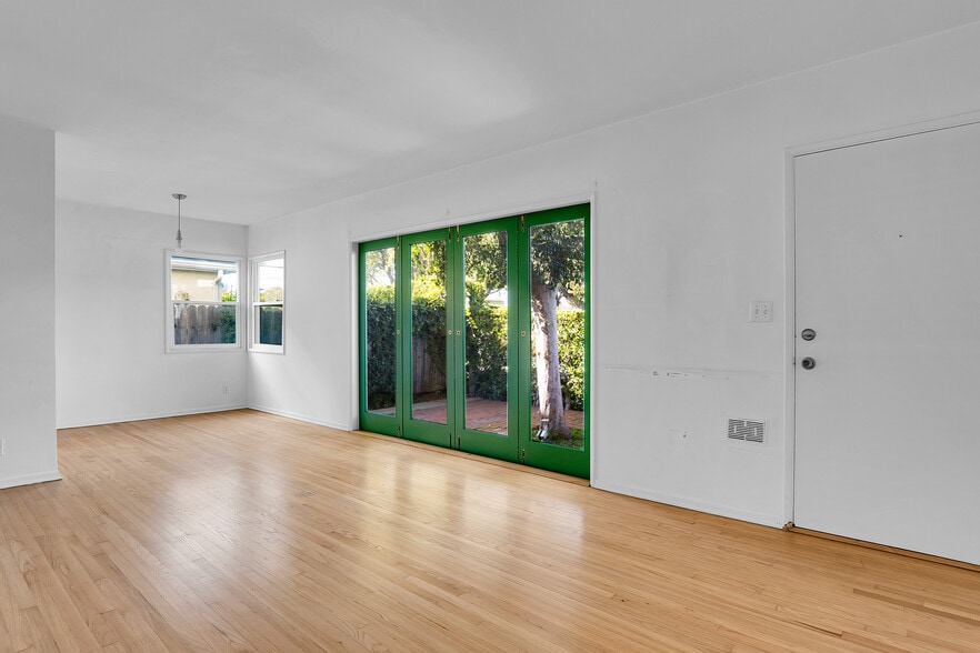 More Photos Of 2440 Arizona Ave, Santa Monica Apartments For Sale