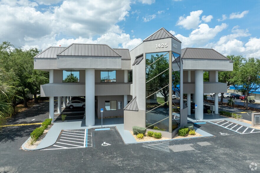 More Photos Of 1425 Viscaya Pky, Cape Coral Office For Lease