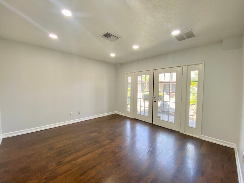 More Photos Of 3151 Airway Ave, Costa Mesa Medical For Lease