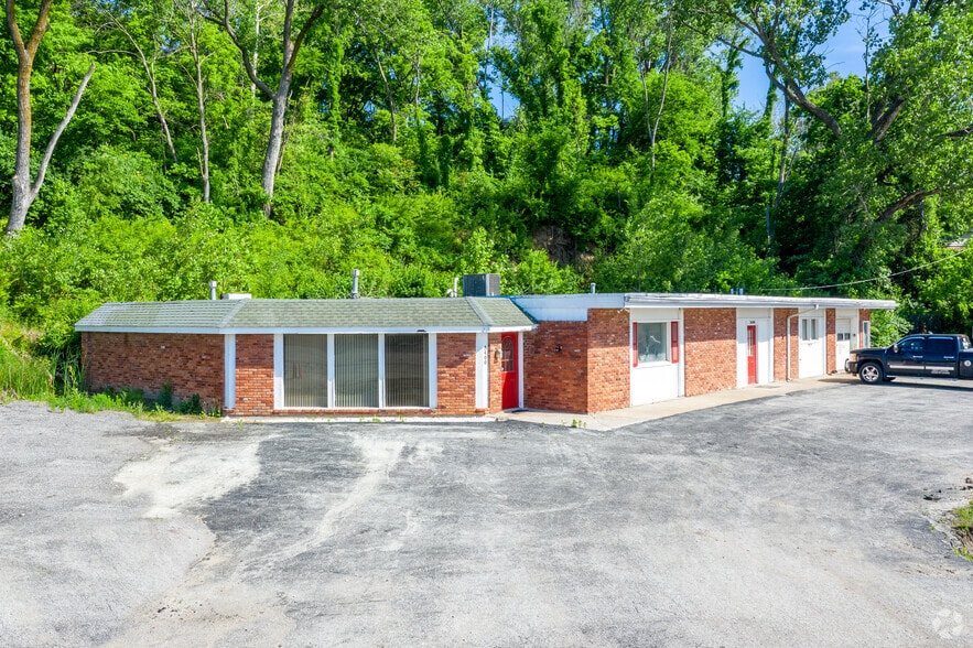 More Photos Of 3400 NW Vivion Rd, Riverside Office Residential For Lease