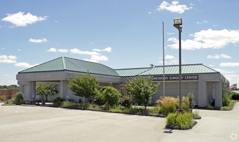 More Photos Of 1028-1030 S Kirkwood Rd, Kirkwood Medical For Lease
