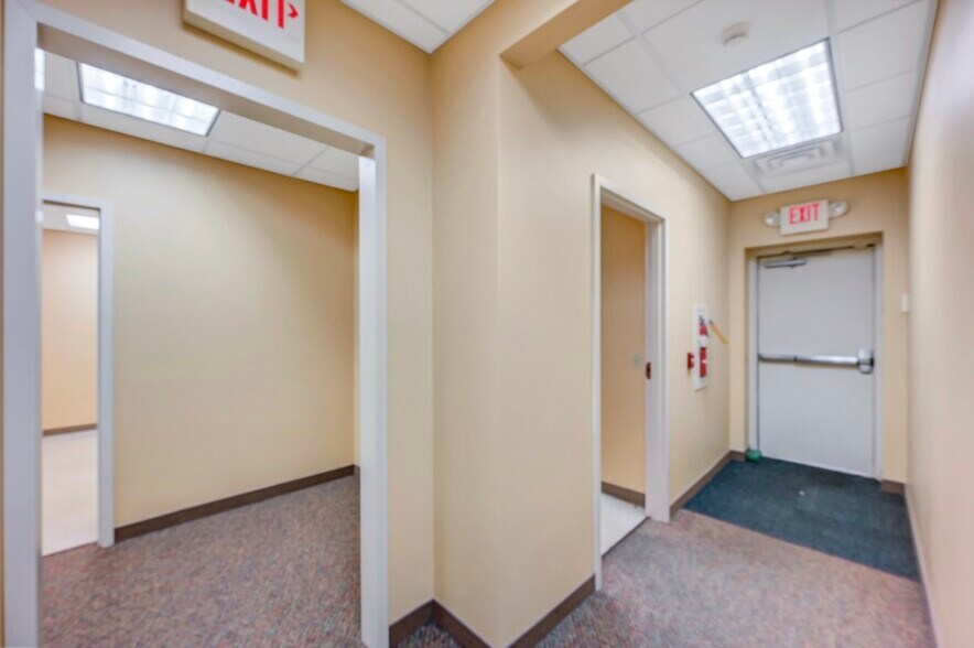 More Photos Of 1110 Clay Ave, Dunmore Medical For Lease