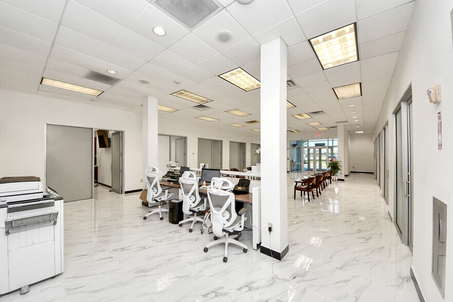 More Photos Of 7012 Barker Cypress Rd, Cypress Office For Sale