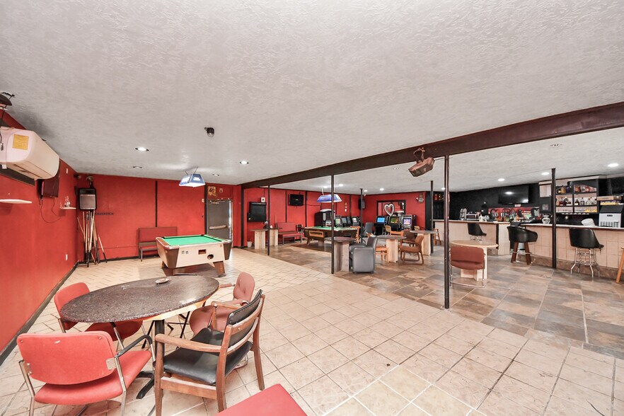 More Photos Of 1734 Allen Genoa Rd, Houston Freestanding For Sale