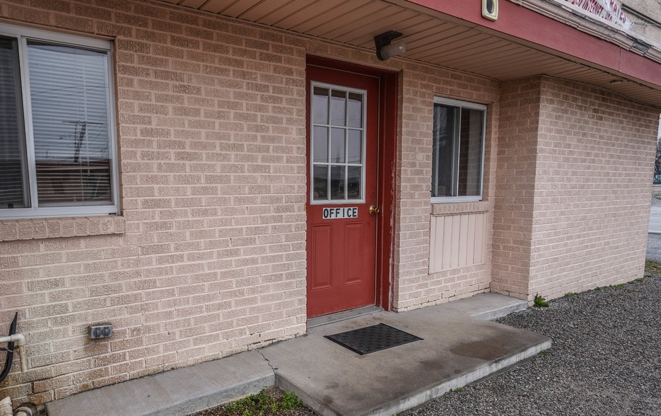 More Photos Of 1408 E Wise St, Bowie Hotel For Sale