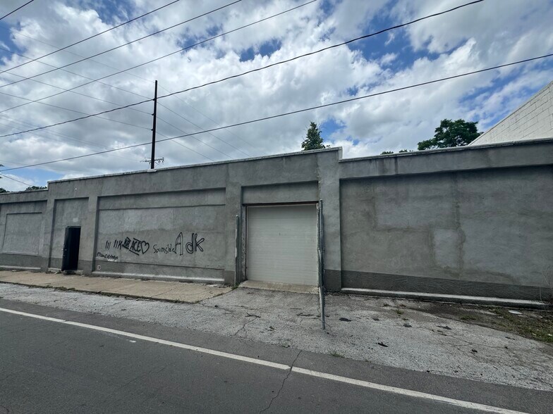 More Photos Of 9400-9404 E Wilson Rd, Independence Manufacturing For Sale