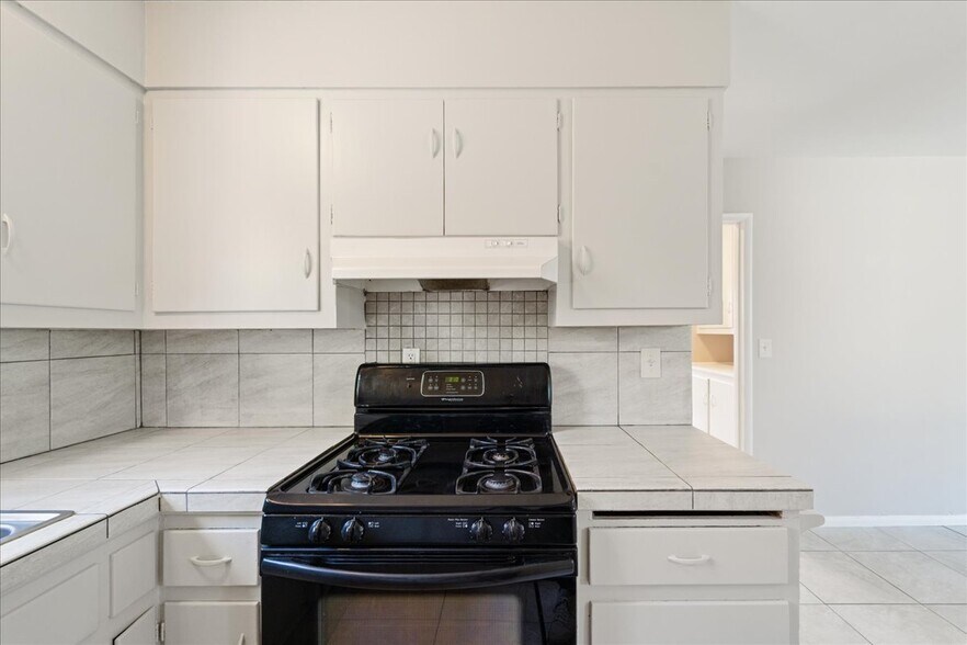 More Photos Of 171 N Hemet St, Hemet Apartments For Sale