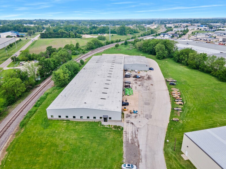 More Photos Of 1815 Morrissey Dr, Bloomington Warehouse For Sale