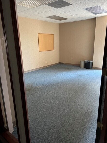 More Photos Of 1012 Kanawha Blvd, Charleston Office For Lease