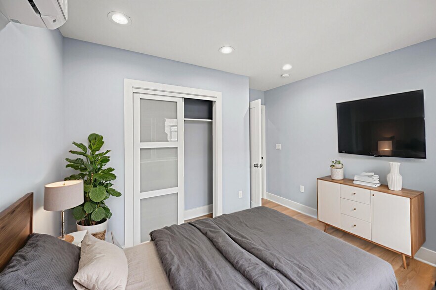 More Photos Of 4535 Avondale St, Bethesda Apartments For Sale