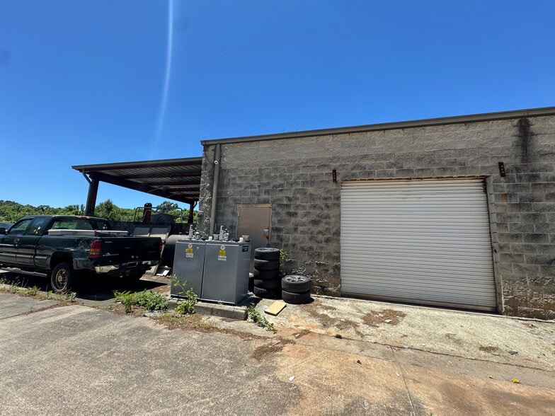 More Photos Of 4050 Lawrenceville Hwy NW, Lilburn Auto Repair For Sale