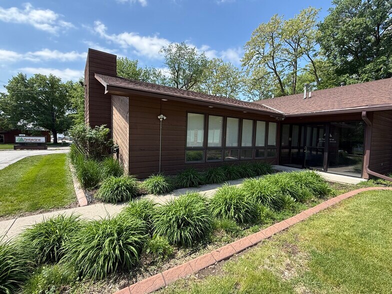 More Photos Of 1801 Fuller Rd, West Des Moines Flex For Sale