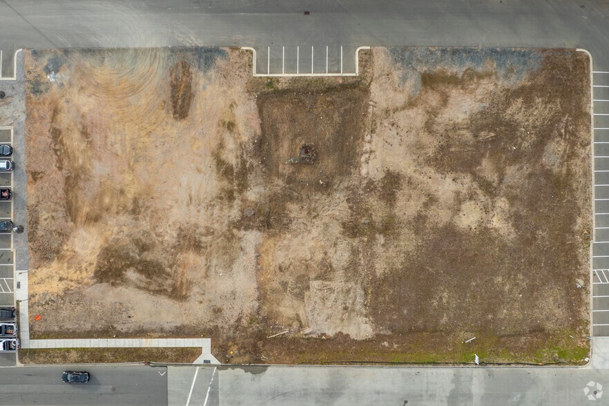 More Photos Of 3013 Wilkinson Blvd, Charlotte Showroom For Lease