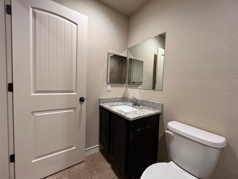 More Photos Of 6414 Luglio Ln, San Antonio Apartments For Sale